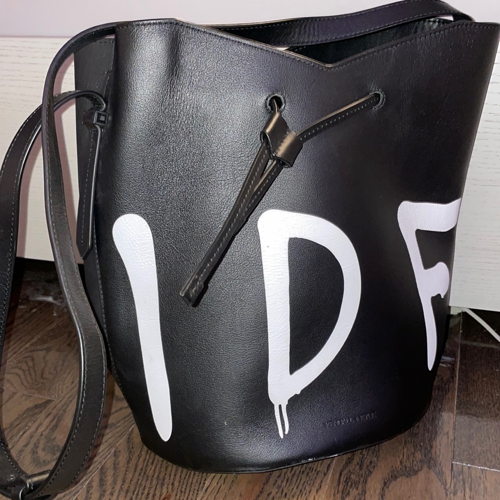 Kendall & Kylie bucket bag